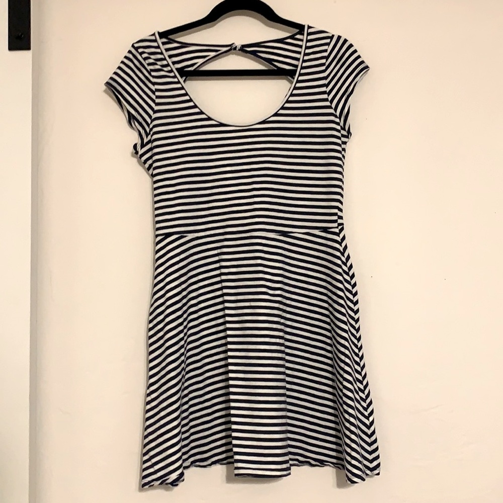 Cute dress with back detail
